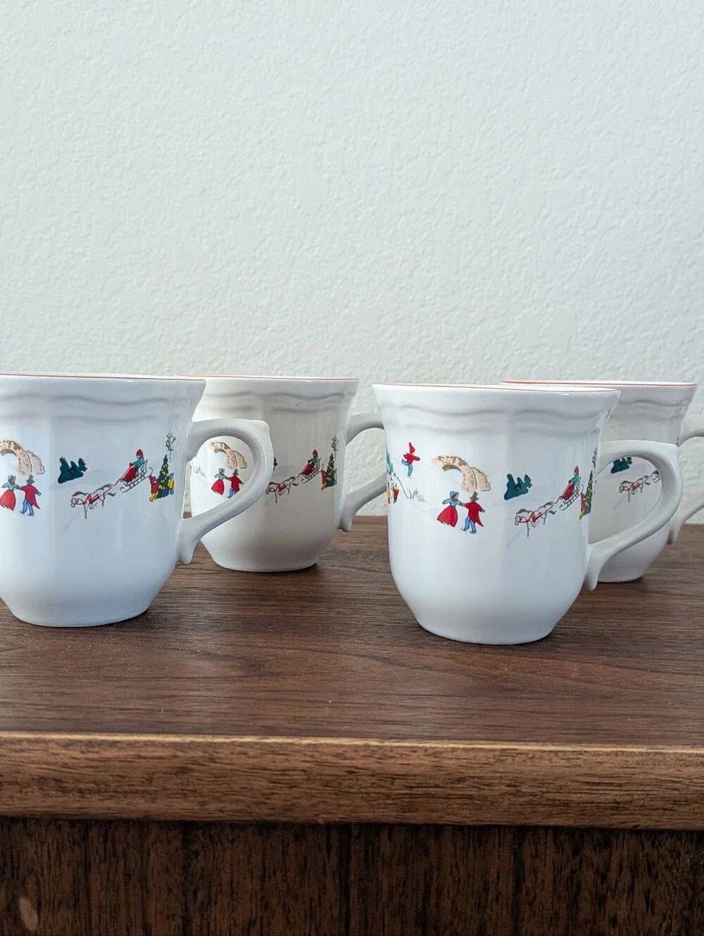 Set Of 4 Vintage Farberware White Christmas #391 1995 Small Coffee Tea Mugs 3.5